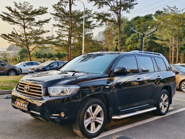 2016 model Toyota Highlander(black)