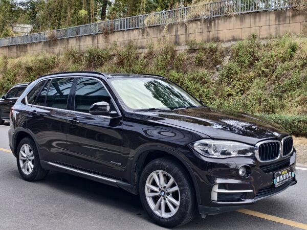 2016 model BMW X5