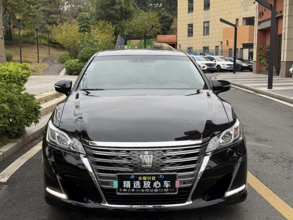 2018 model Toyota Crown