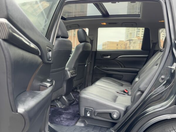 2020 model Toyota Highlander