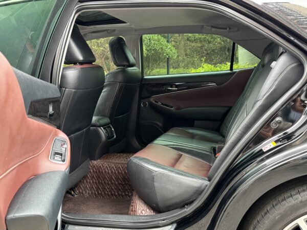 2018 model Toyota Crown
