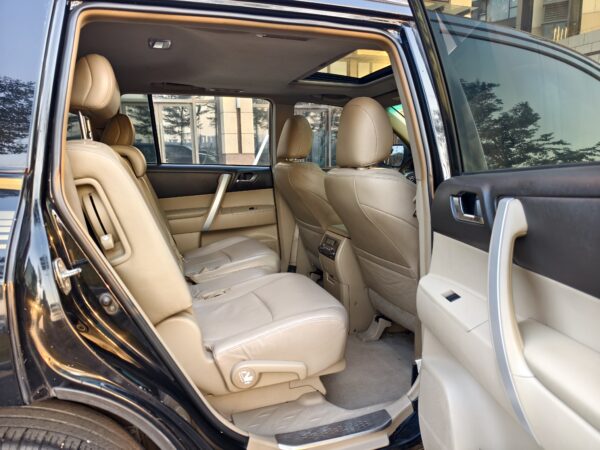 2016 model Toyota Highlander(black)
