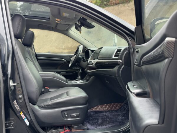 2020 model Toyota Highlander