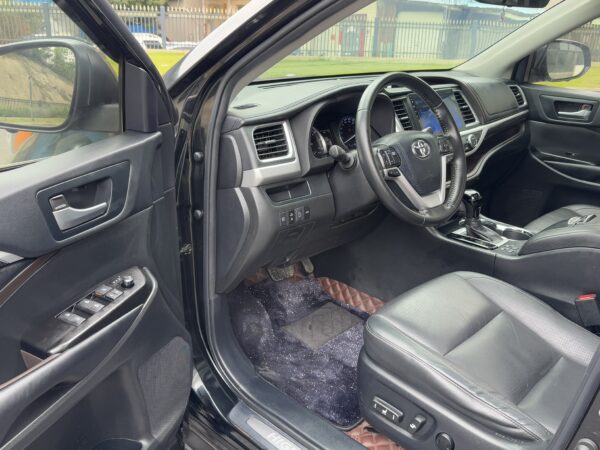 2020 model Toyota Highlander