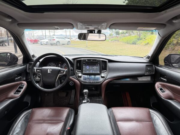 2018 model Toyota Crown