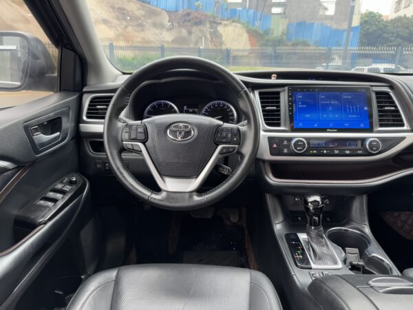 2020 model Toyota Highlander