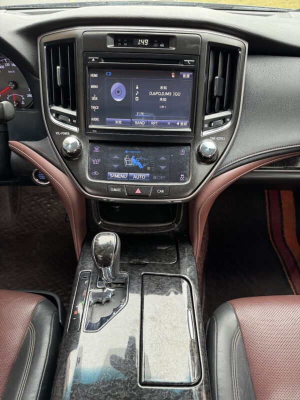 2018 model Toyota Crown