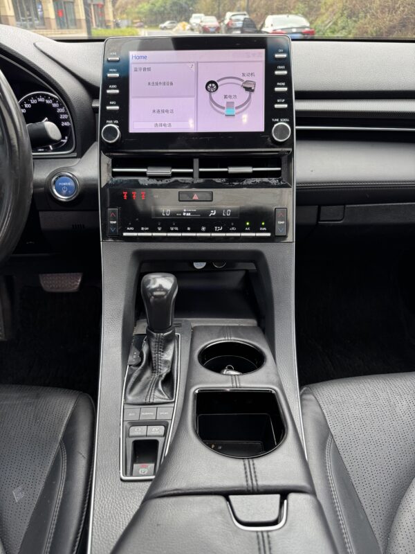 2020 model Toyota Avalon