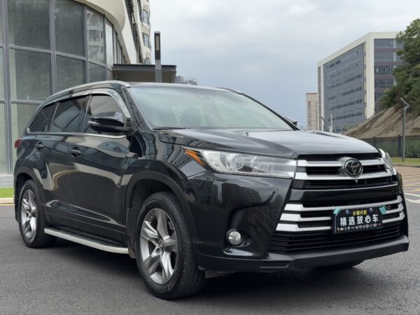 2020 model Toyota Highlander