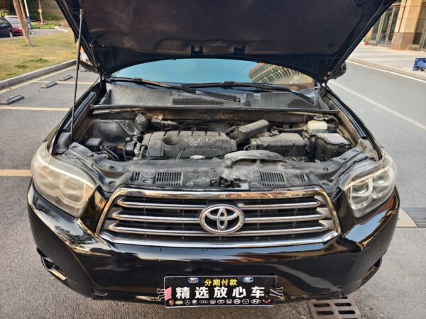 2011 model Totoya Highlander