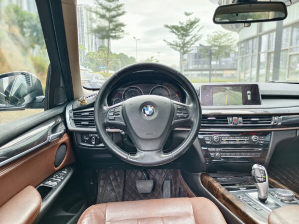2016 model BMW X5
