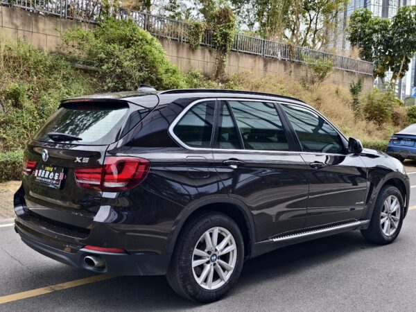 2016 model BMW X5
