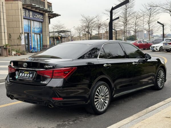 2018 model Toyota Crown
