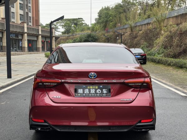 2020 model Toyota Avalon