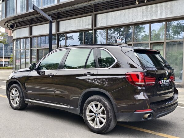 2016 model BMW X5