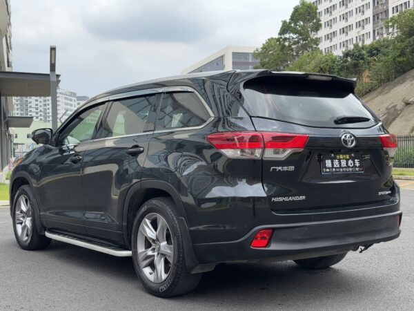 2020 model Toyota Highlander