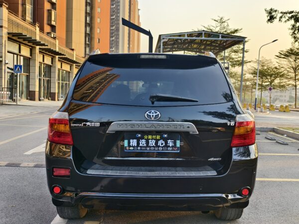2011 model Totoya Highlander