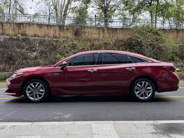 2020 model Toyota Avalon