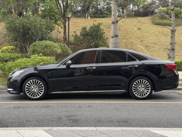 2018 model Toyota Crown