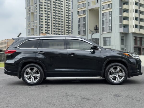 2020 model Toyota Highlander