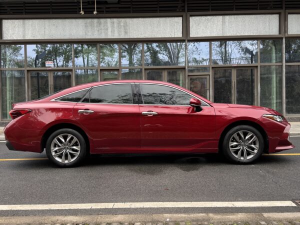 2020 model Toyota Avalon
