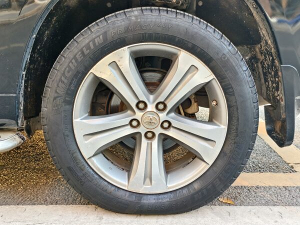 2011 model Totoya Highlander
