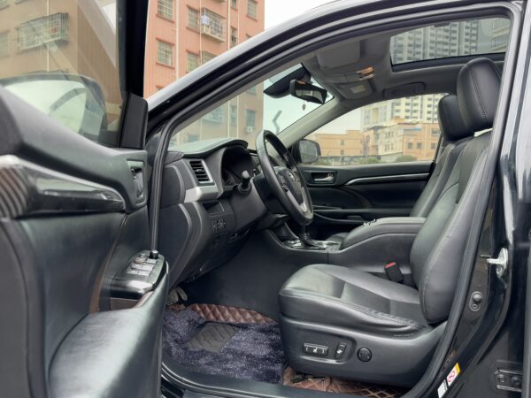 2020 model Toyota Highlander