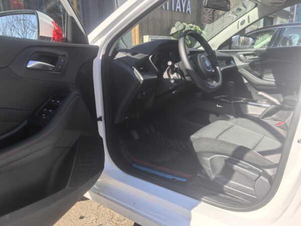 2025 MG 5 1.5 180DVVT