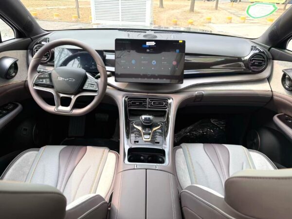 2024 BYD frigate 07 DM-i